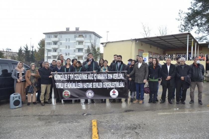 Adana'da cezaevlerinde yapılan ihlale dair basın açıklaması.