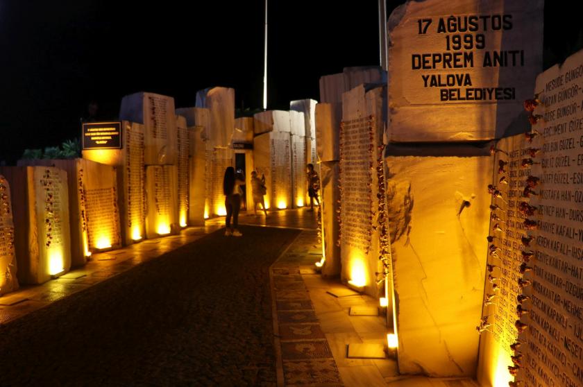 Yalova'da depremde yaşamını yitirenler anıldı