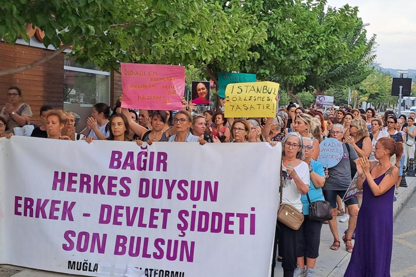 Muğla'da katledilen Senem Kıvrık için yürüyen kadınlar.