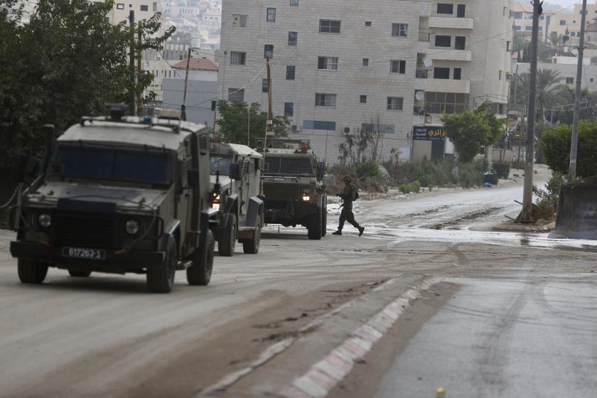 İsrail, Batı Şeria'daki Tulkerim Kampı'na baskın düzenledi. 