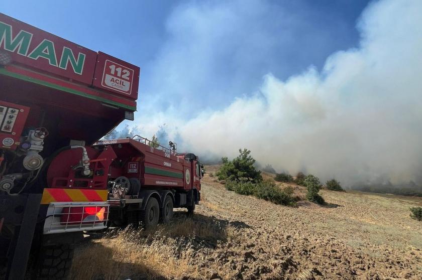 Maraş'ta Maraş’ın Onikişubat ilçesine bağlı kırsal Kürtül Mahallesi Necip Fazıl Kısakürek Tüneli mevkisindeki ormanda yangın çıktı. Yangının söndürmek için bölgeye çok sayıda ekip sevk edildi.