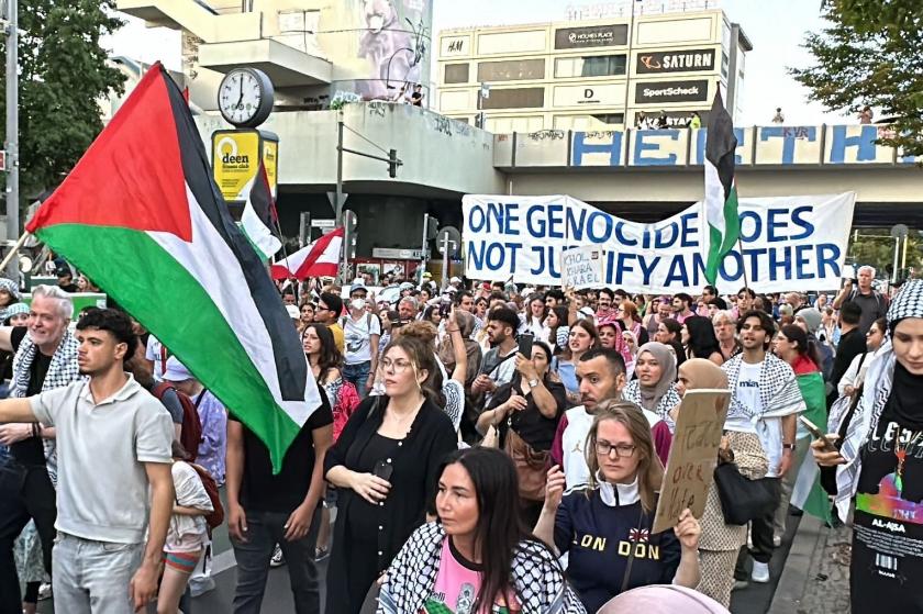 Berlin'de düzenlenen Filistin'e destek eylemi.