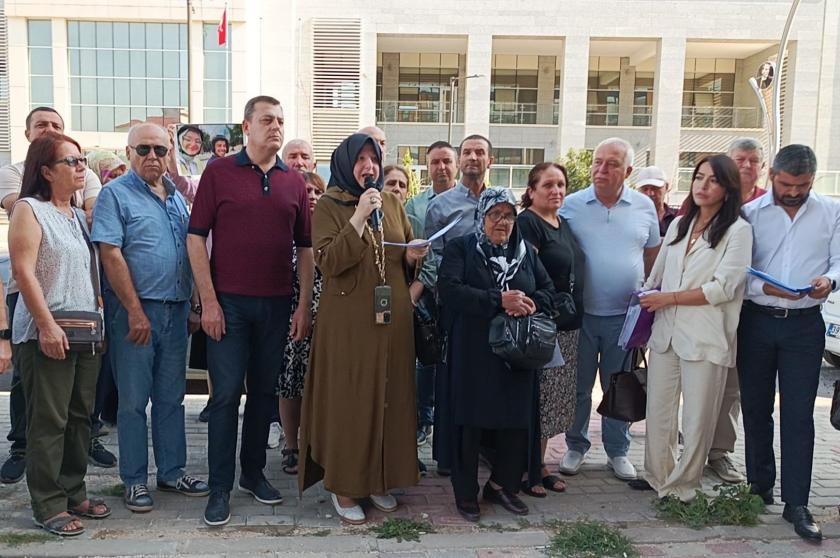 İğneada'da ruhsatsız bungalovlarda yakınlarını kaybeden aileler basın açıklaması yaptı