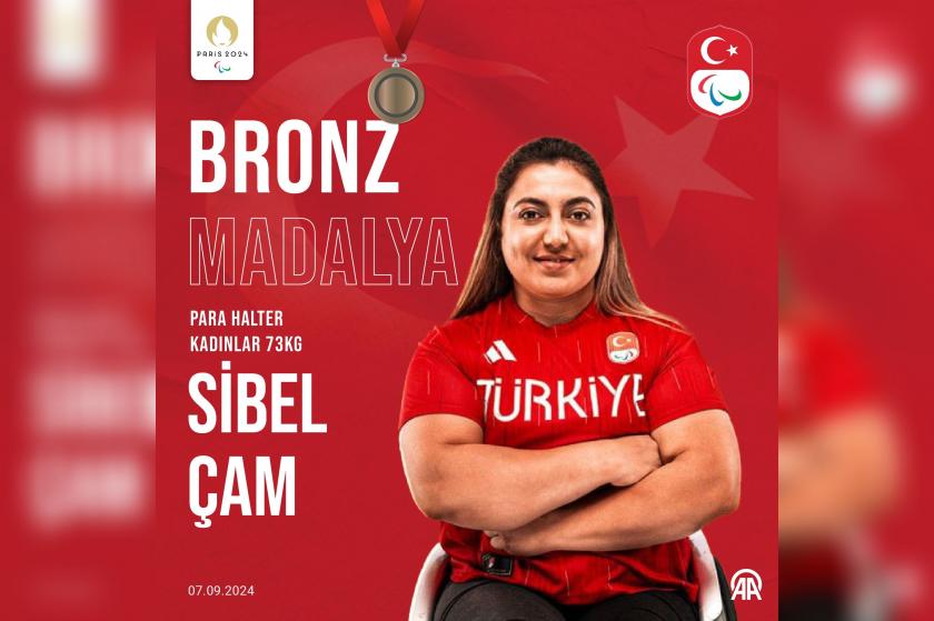 Bronz madalya kazanan Sibel Çam