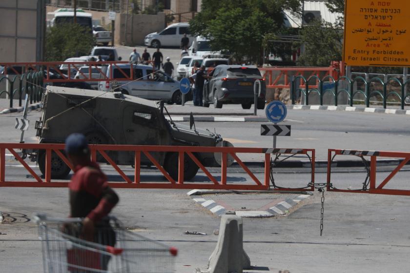 İsrail ordusunun işgal altındaki Batı Şeria'nın El Halil kenti ile komşu beldeleri büyük bir hapishaneye dönüştürdü.