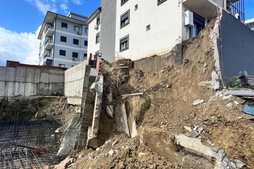 İzmir'de sağanak sonrası çöken istinat duvarı