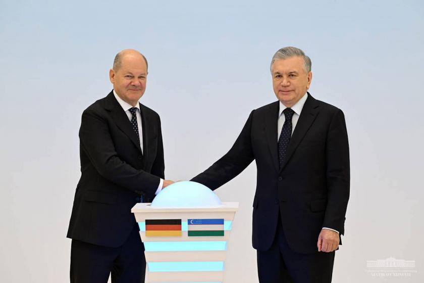 Almanya Başbakanı Olaf Scholz ve Özbekistan Cumhurbaşkanı Şevket Mirziyoyev