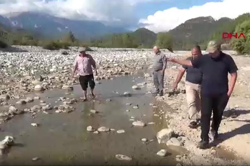 HES'lerin suyunu tükettiği Alakır Çayı'nda üreticiler su beklerken