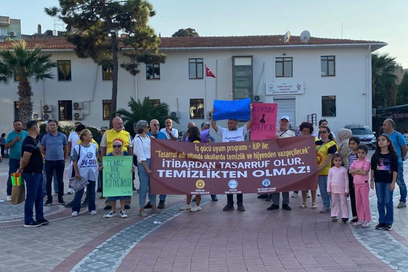 Menemen'de veliler ve eğitim emekçileri okullarda yaşanan sorunlara ilişkin açıklama yaptı 