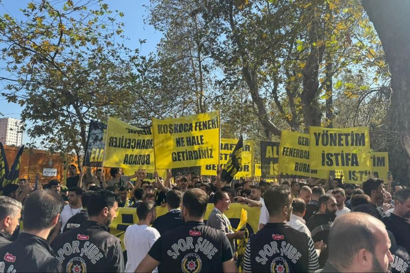 Fenerbahçeli taraftarlar, polis, pankartlar