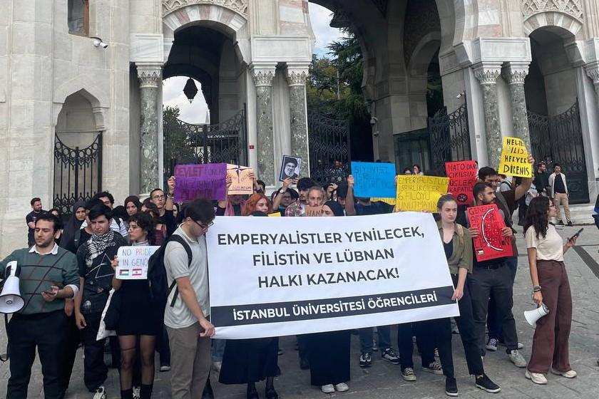 İstanbul Üniversitesinde öğrenciler Filistin'e destek eylemi yaptı