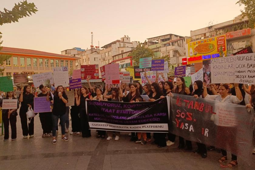 Antep'te kadınlar artan kadın cinayetlerine karşı açıklama yaptı