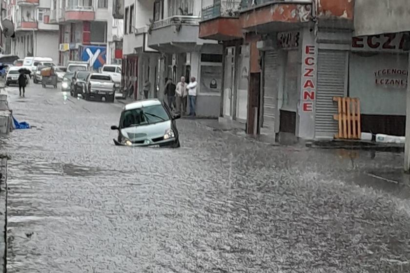 Hopa'da su taşkını