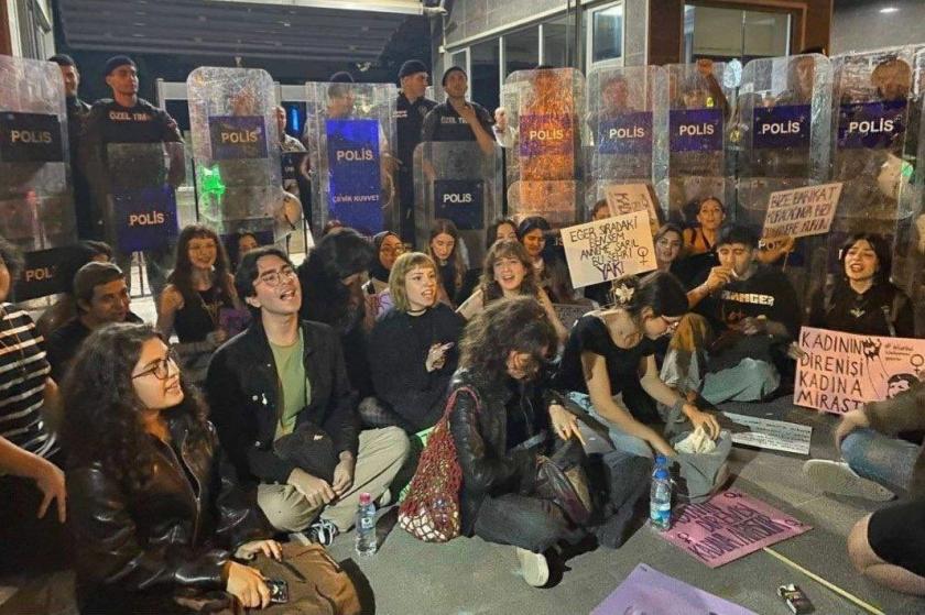 Marmara Üniversitesi önünde kadın cinayetleri protestosu: 4 genç gözaltına alındı