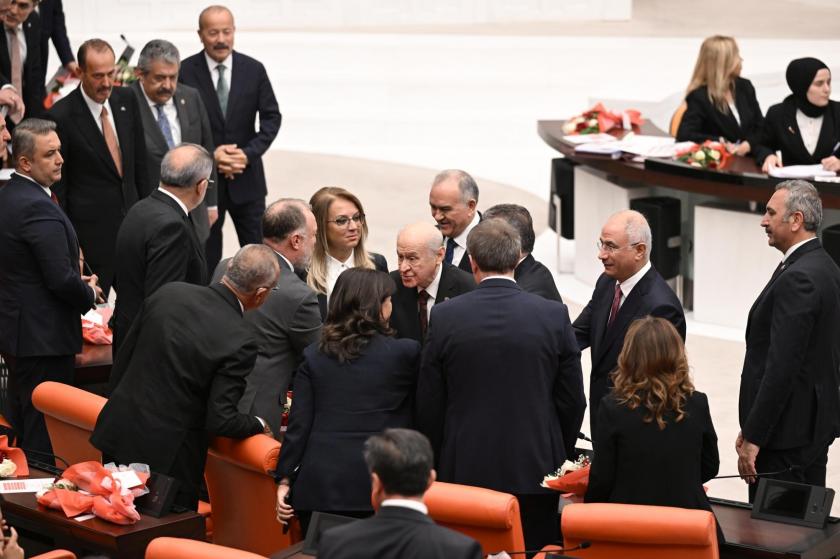 TBMM'nin açılışında Bahçeli'nin DEM ile tokalaşması