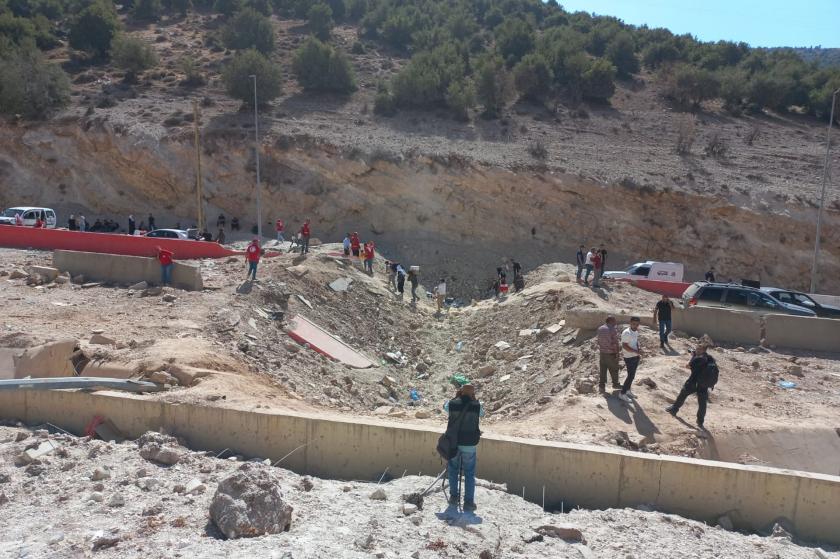 bombalanan Lübnan-Suriye sınır kapısı El Mesnaa 