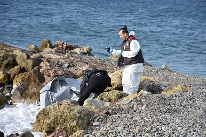 Tekirdağ'da deniz kenarında bulunan kadının incelenmesi