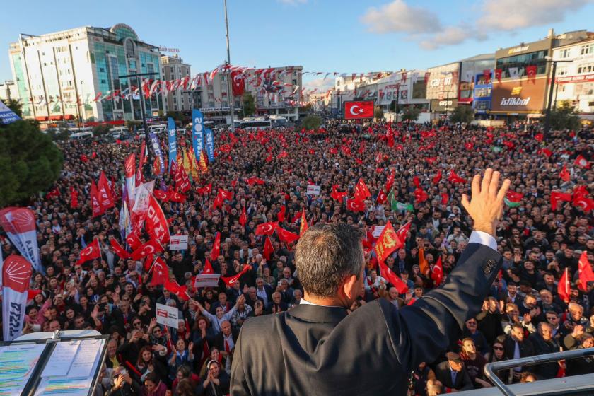 Ahmet Özer'in tutuklanması Esenyurt'ta protesto edildi: "Hükümet istifa"