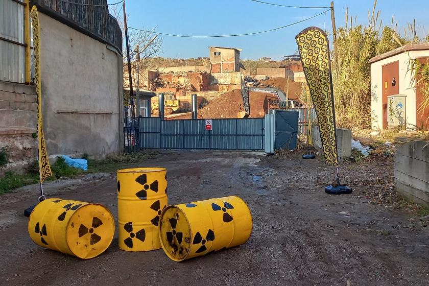 İzmir Gaziemir'de nükleer atık tesisini protesto eden yurttaşlar.