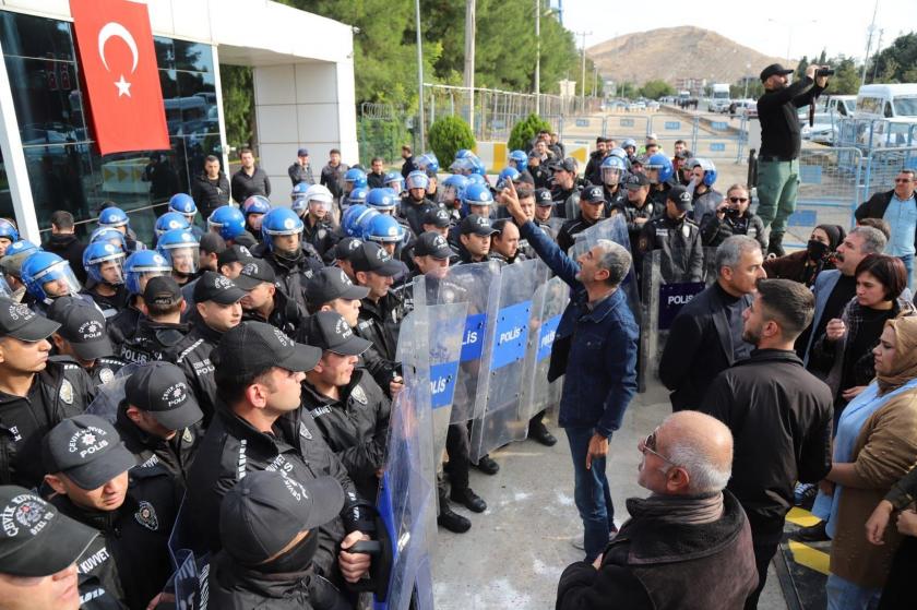 Mardin'de yapılan kayyım eylemi.