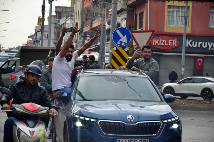 Adana'da Suriyeliler kutlama yaptı 