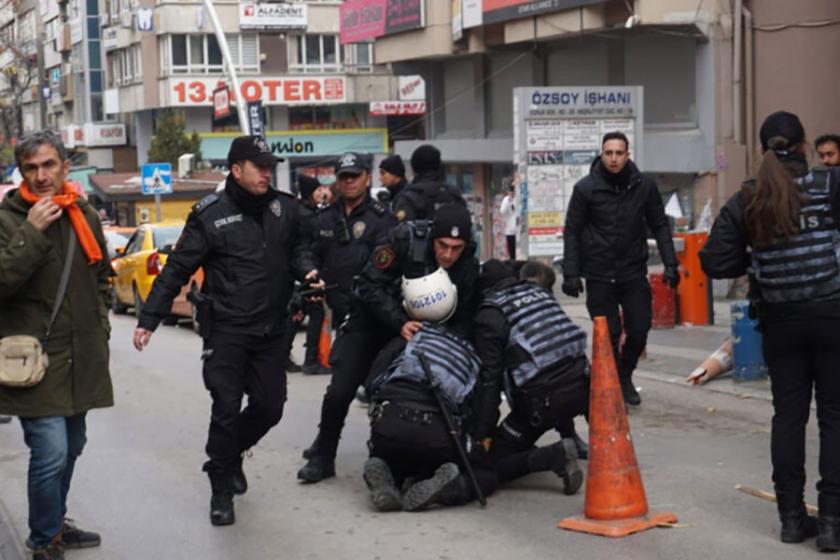  Hakkımı Ver Platformu üyeleri polis tarafından darbedilerek gözaltına alındı.