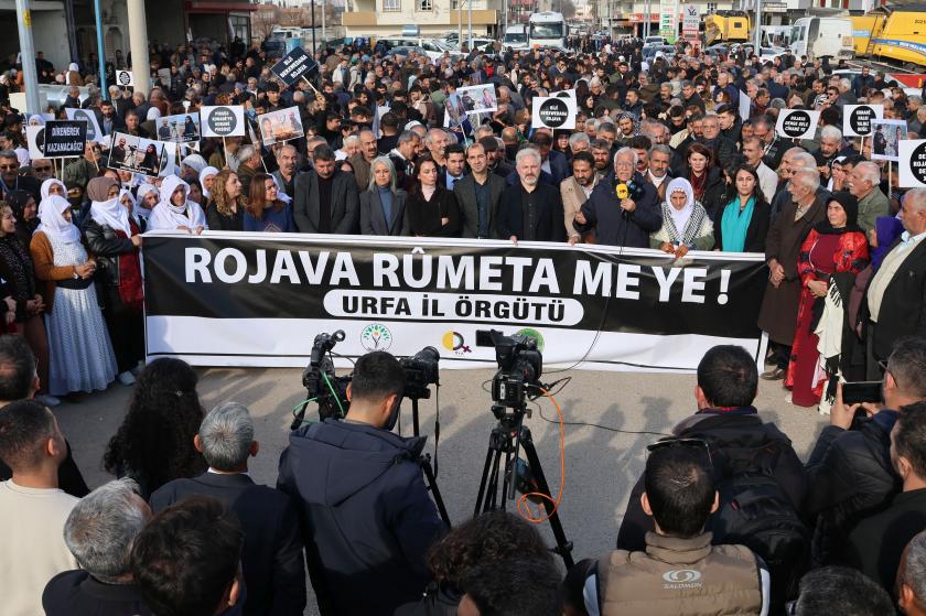 Kobane sınırında yürüyüş