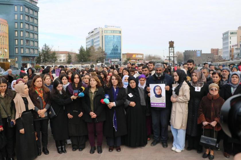 Rojin Kabaiş için kadınların yaptığı eylem