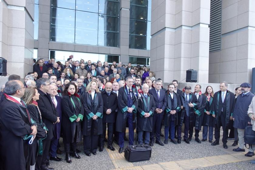 İstanbul Barosu yöneticileri hakkındaki görevden el çektirme davasında gerilim