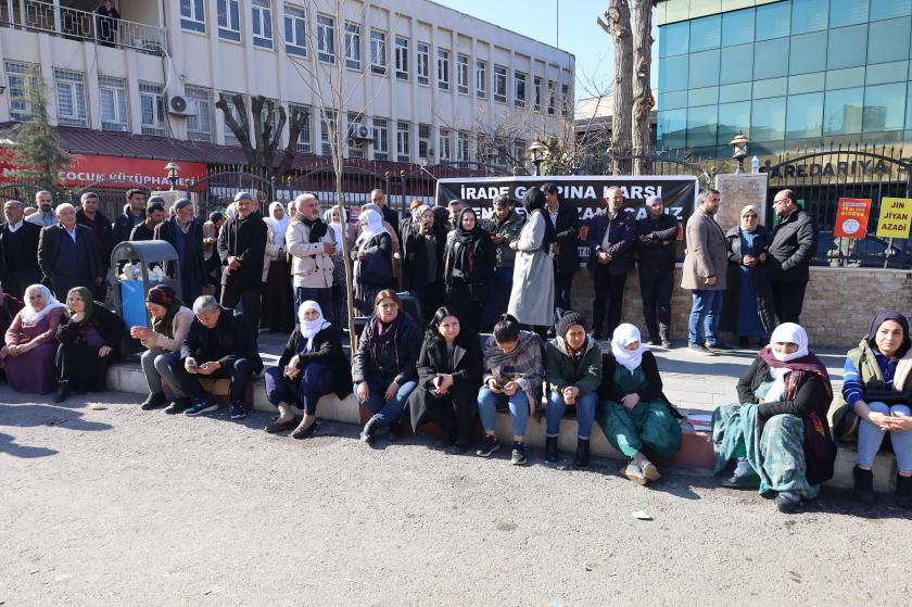 Siirt Belesiyesi önünde kayyım protestosu