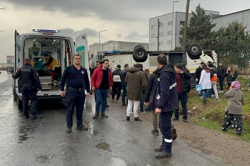 Tekirdağ'da işçi servisi devrildi: 25 kişi yaralandı