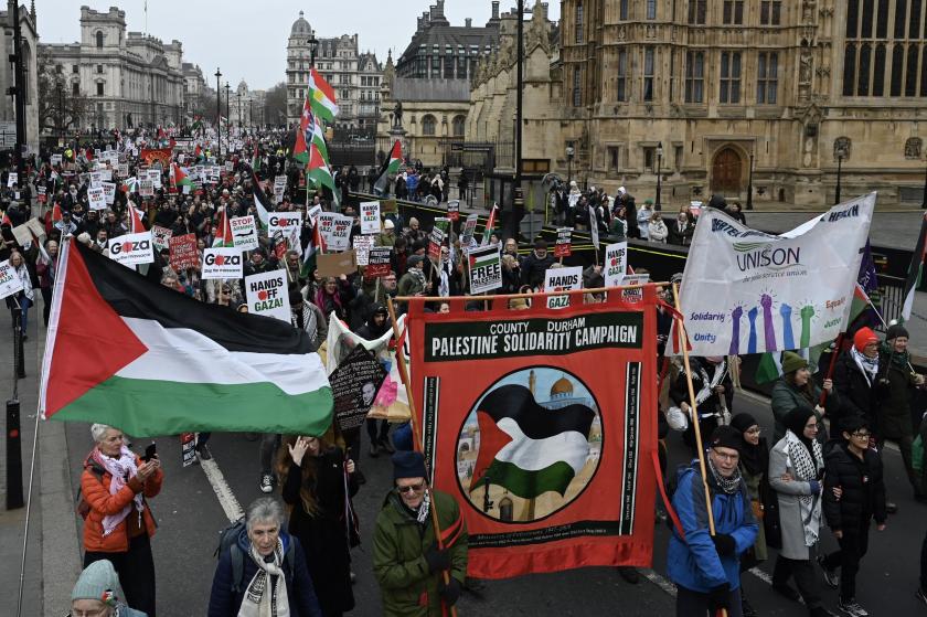 Trump'ın Gazze'yi işgal planına karşı çıkan on binlerce kişi Londra'da eylem yaptı