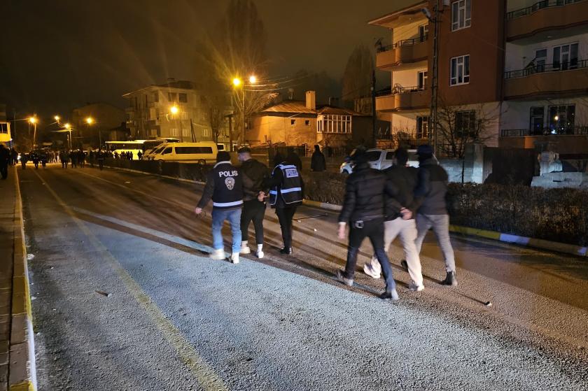 Van’da kayyım protestosunda alınan 22 kişinin gözaltı süresi uzatıldı