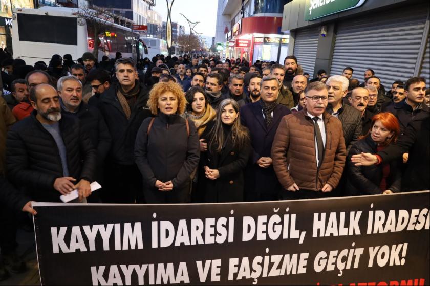 Van'da kayyıma karşı eylem: AKP ülkeyi irade gasbıyla yönetiyor