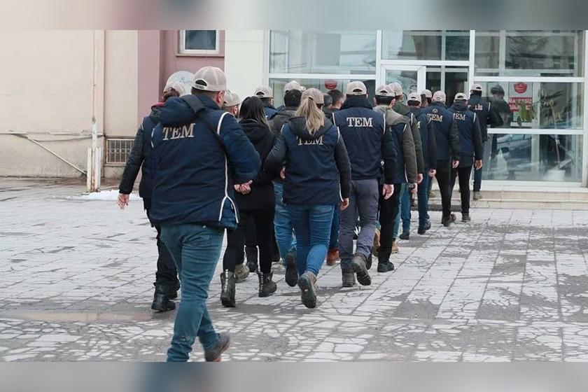 İstanbul'da düzenlenen ev baskınlarına tepkiler yükseldi