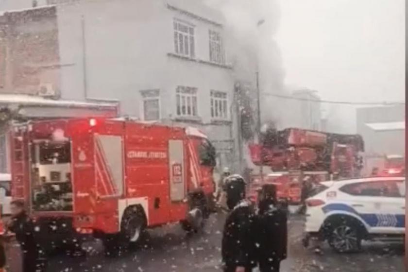 Beyoğlu’nda 3 katlı binada yangın: 1 kişi ölü bulundu