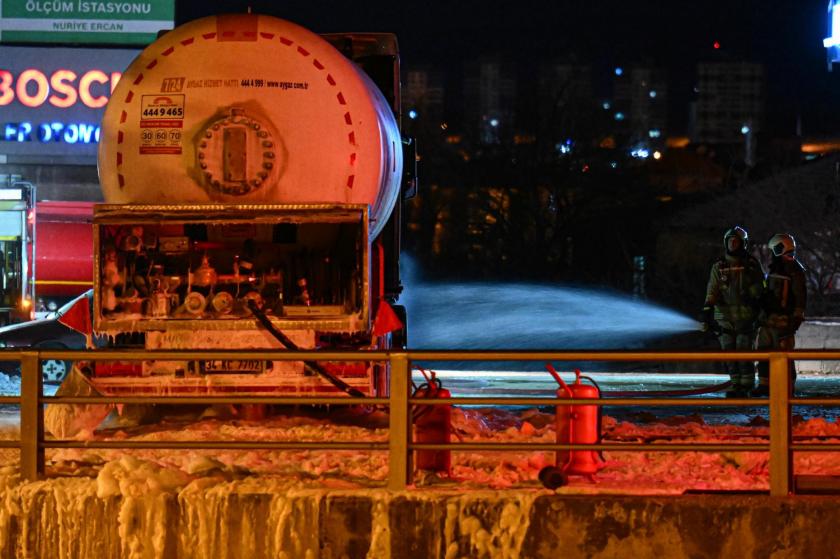 Ankara'da akaryakıt istasyonundaki LPG tankerinde sızıntı meydana geldi