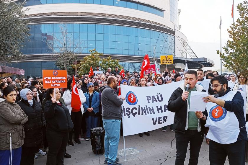 PAÜ’de sağlık işçilerinden TİS eylemi: Sözleşme masasına gelmek zorundasınız