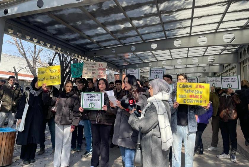 Anadolu Üniversitesi’nde yemekhane zammına tepki: Zamlar geri çekilsin