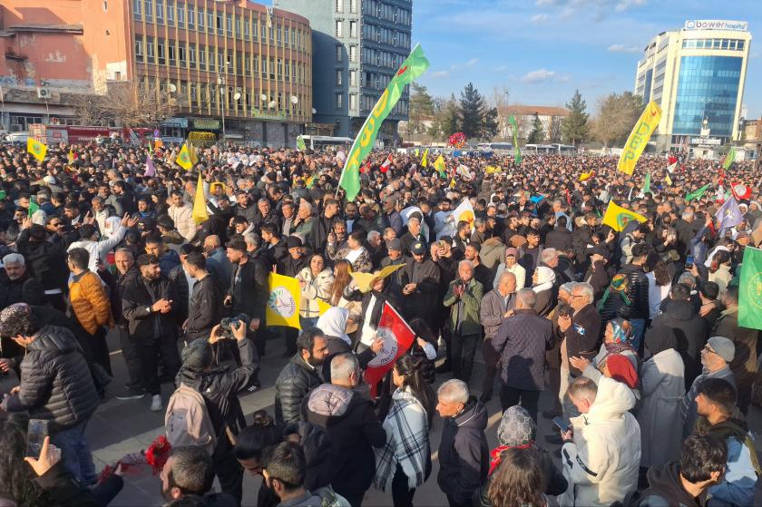 Öcalan’ın mesajı Diyarbakır’da nasıl karşılandı?