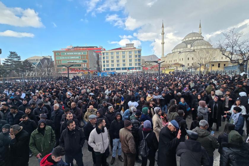 Van meydanı: Coşku ve durgunluk