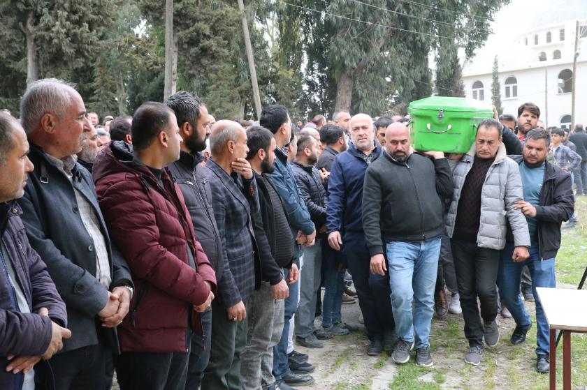 Hatay'da işçi servisi faciasında ölenlerin 3’ü çocuk