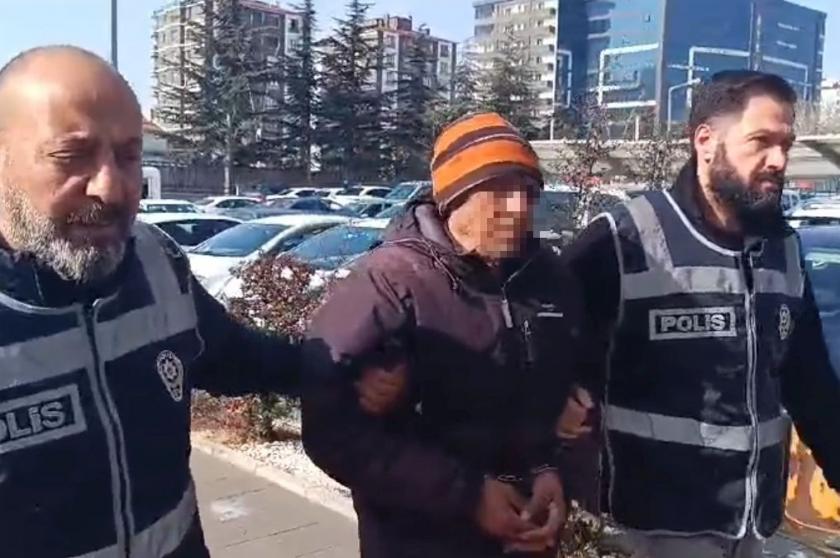 Doktoru bıçaklayan saldırgandan deli numarası: Bana yapay zeka yerleştirdi