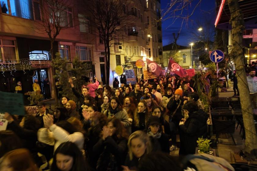 Feminist Gece Yürüyüşü'nde gözaltına alınan 111 kişi serbest