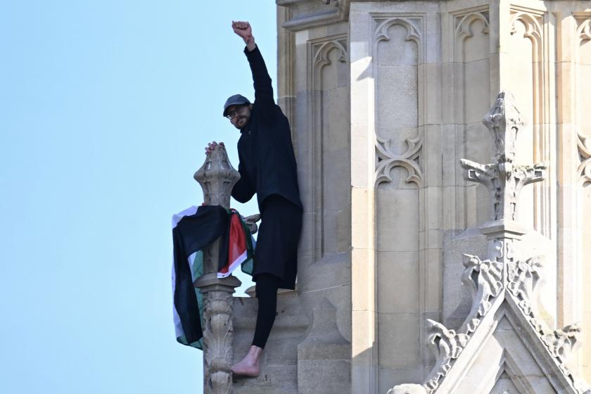 16 saat sonra eylemini sonlandırdı: Big Ben'de Filistin bayrağı açtı, gözaltına alındı