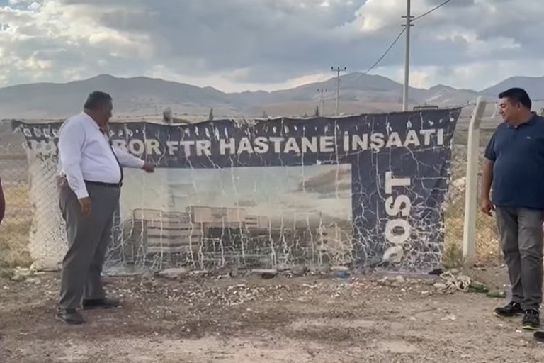 Şubat’ta faaliyete geçmesi planlanan hastanenin sadece çukuru açıldı