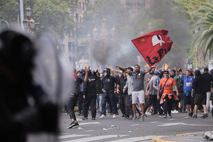 Arjantin'de hükümetin politikaları protesto edildi: 20 kişi yaralandı, 103 kişi gözaltına alındı