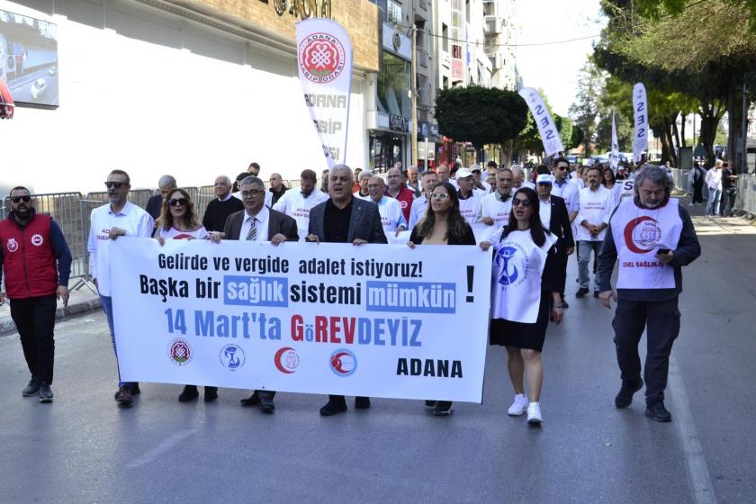 Adana’da iş bırakan sağlık emekçileri yürüdü: Başka bir sağlık sistemi mümkün!