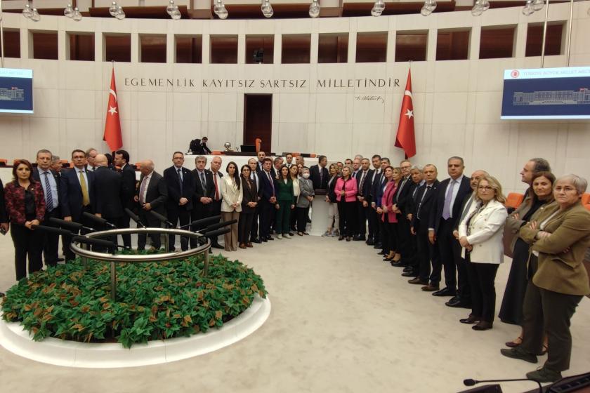 İmamoğlu’nun diplomasının iptal edilmesi Meclis’te protesto edildi