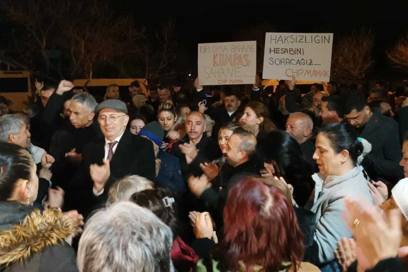 CHP, İmamoğlu'nun diplomasının iptalini YÖK önünde protesto etti